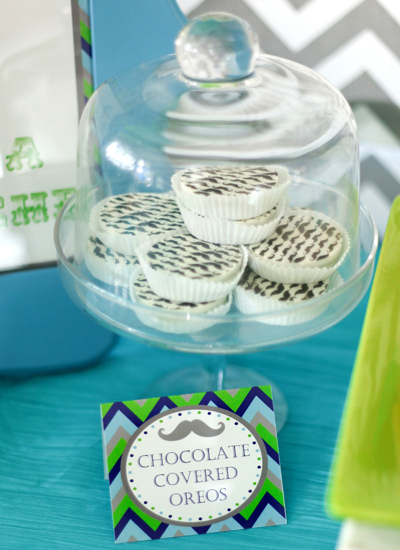 _Chocolate-Mustache-oreos