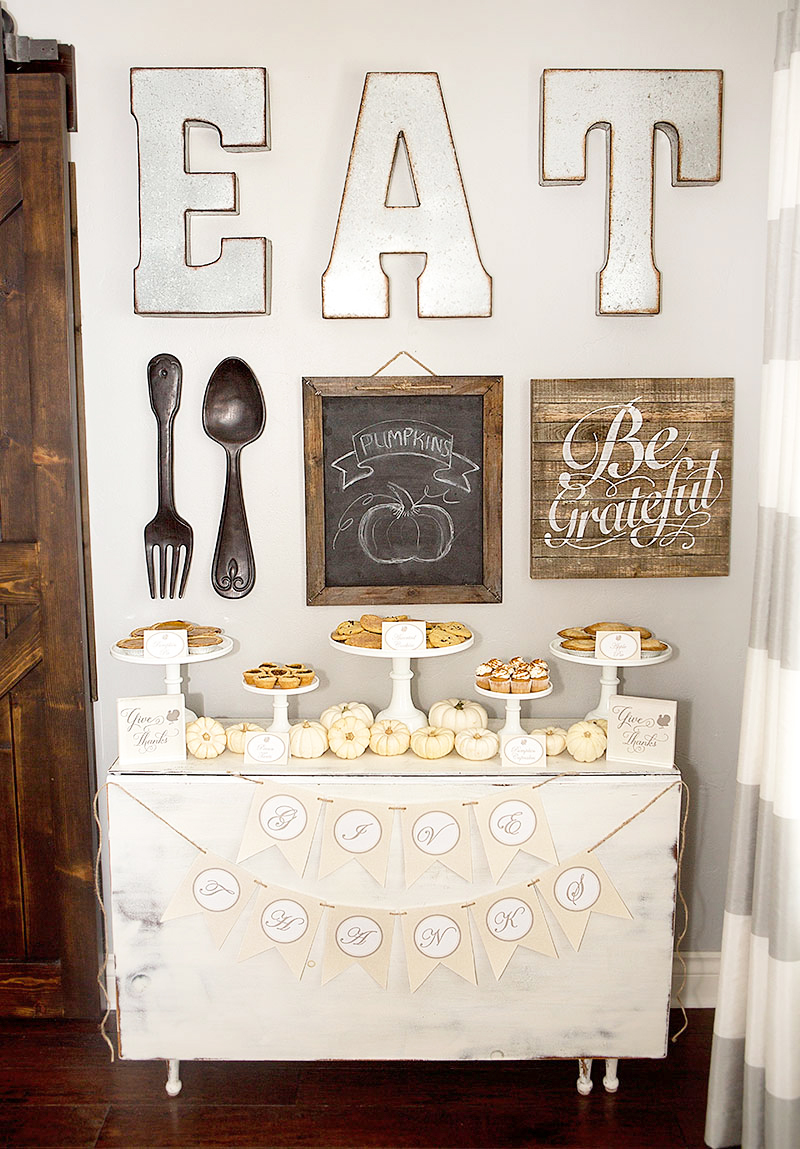 Neutral-Thanksgiving-Dessert-Table