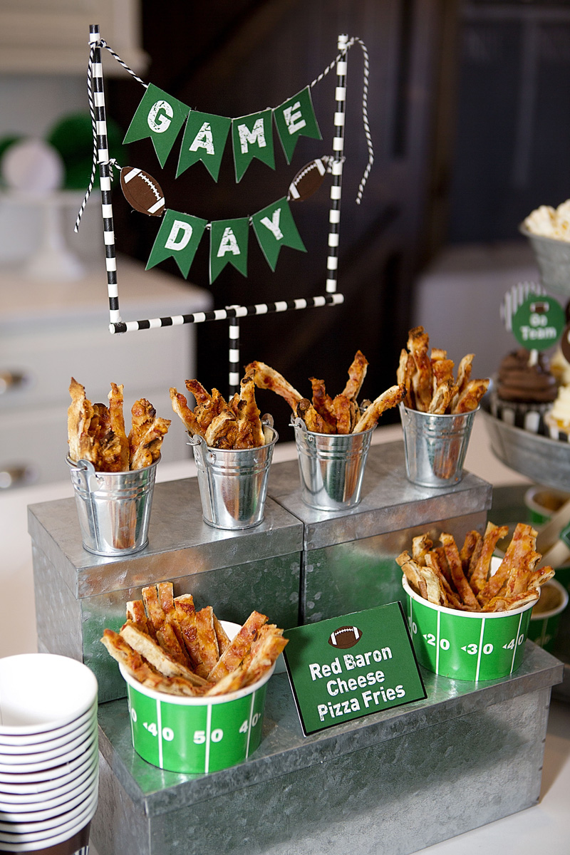 Football-Watch-Party