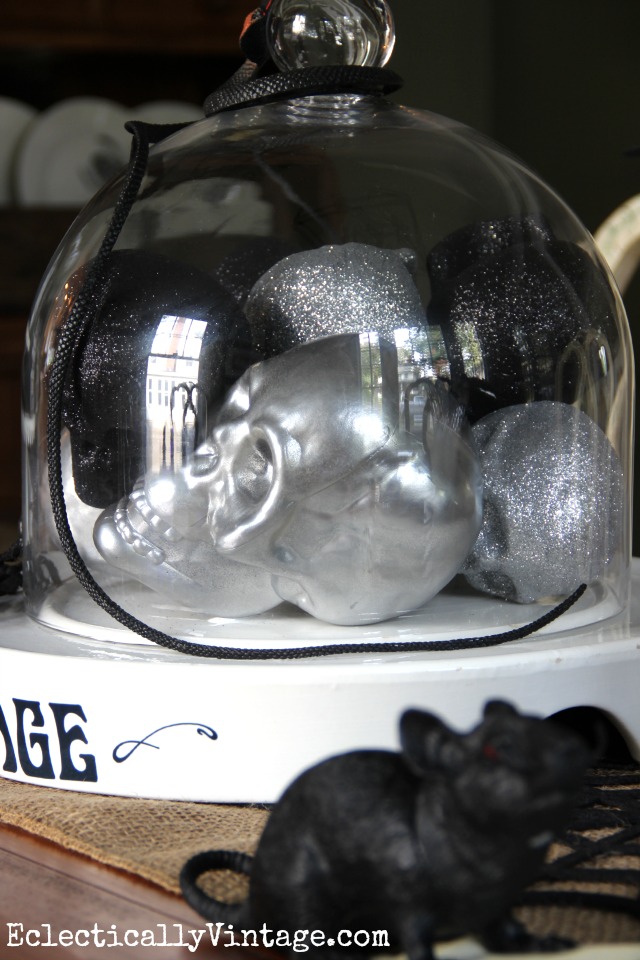 Painted-Skull-Halloween-Centerpiece